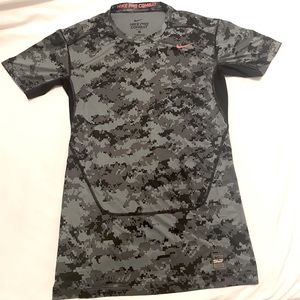 New Nike Pro Combat Dri Fit Camo Shirt Size L